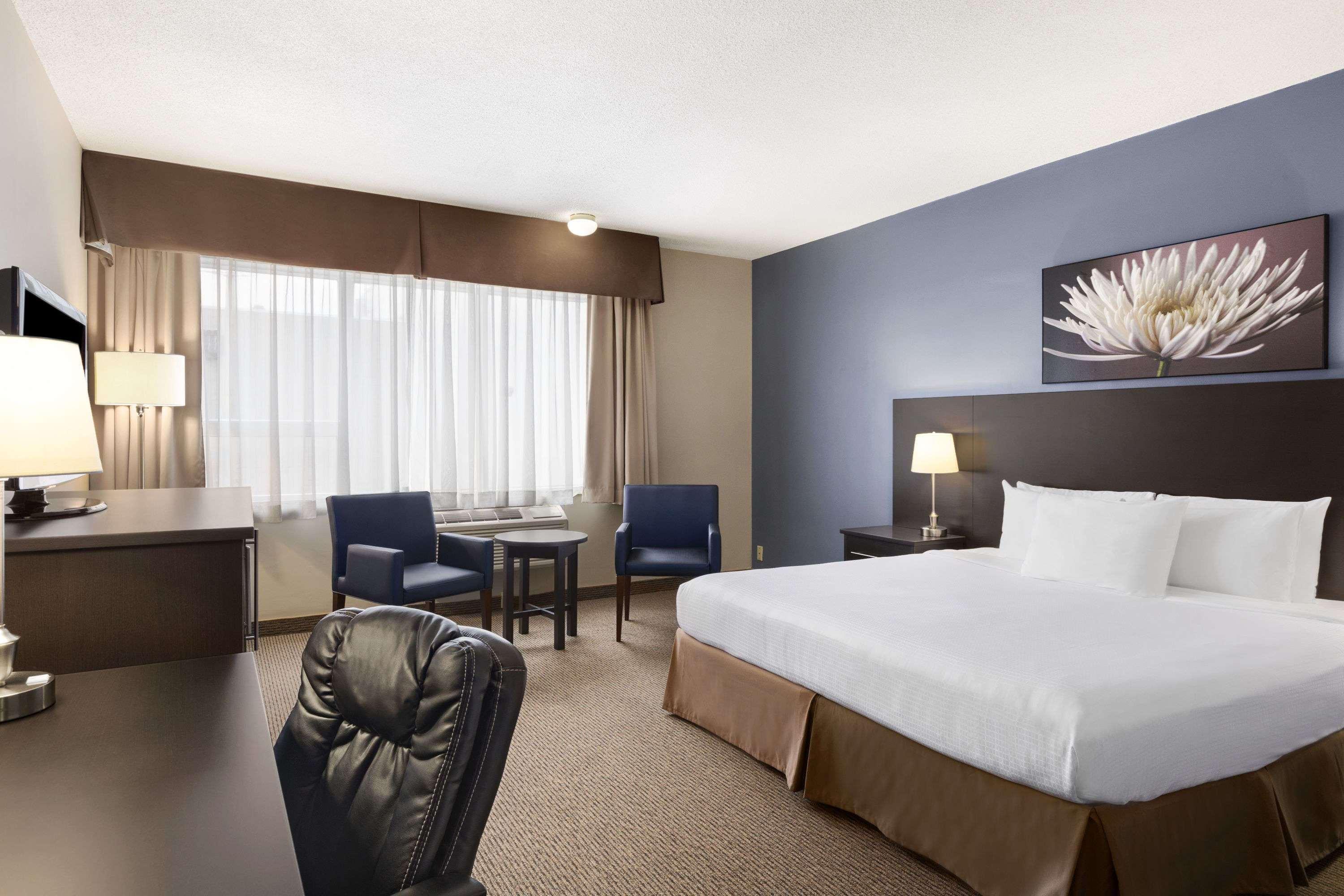 Days Inn By Wyndham Montreal Airport Conference Centre Dorval Exteriör bild