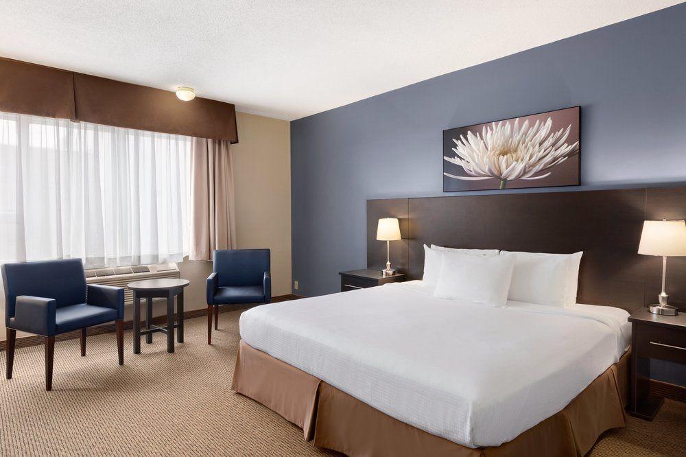 Days Inn By Wyndham Montreal Airport Conference Centre Dorval Exteriör bild