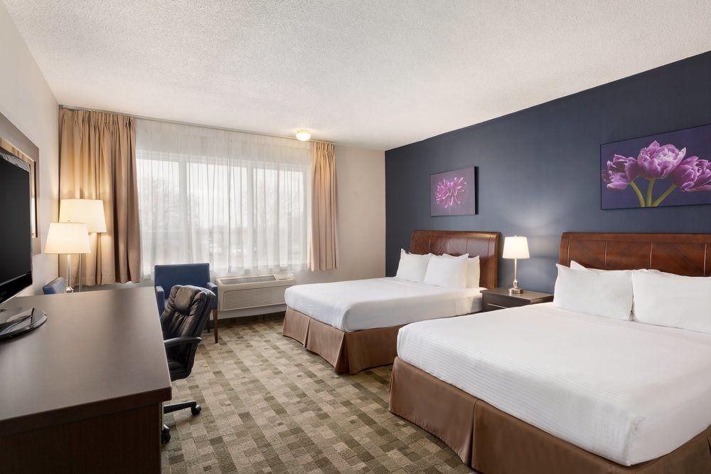 Days Inn By Wyndham Montreal Airport Conference Centre Dorval Exteriör bild